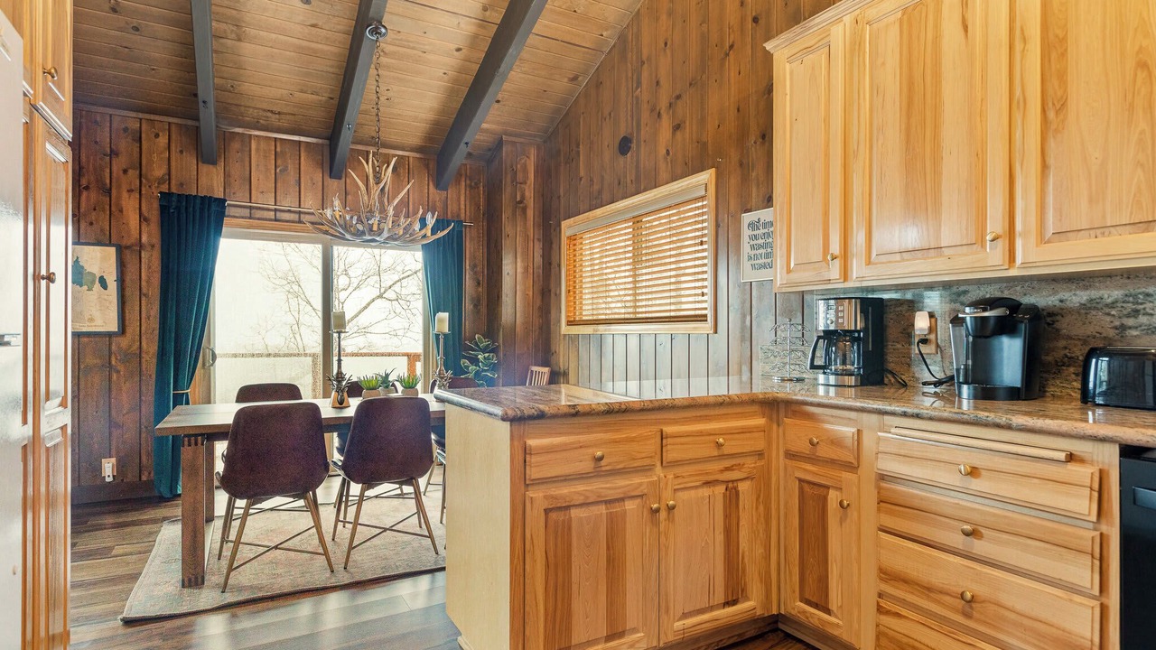 Photo of Kitchen in Lake Arrowhead