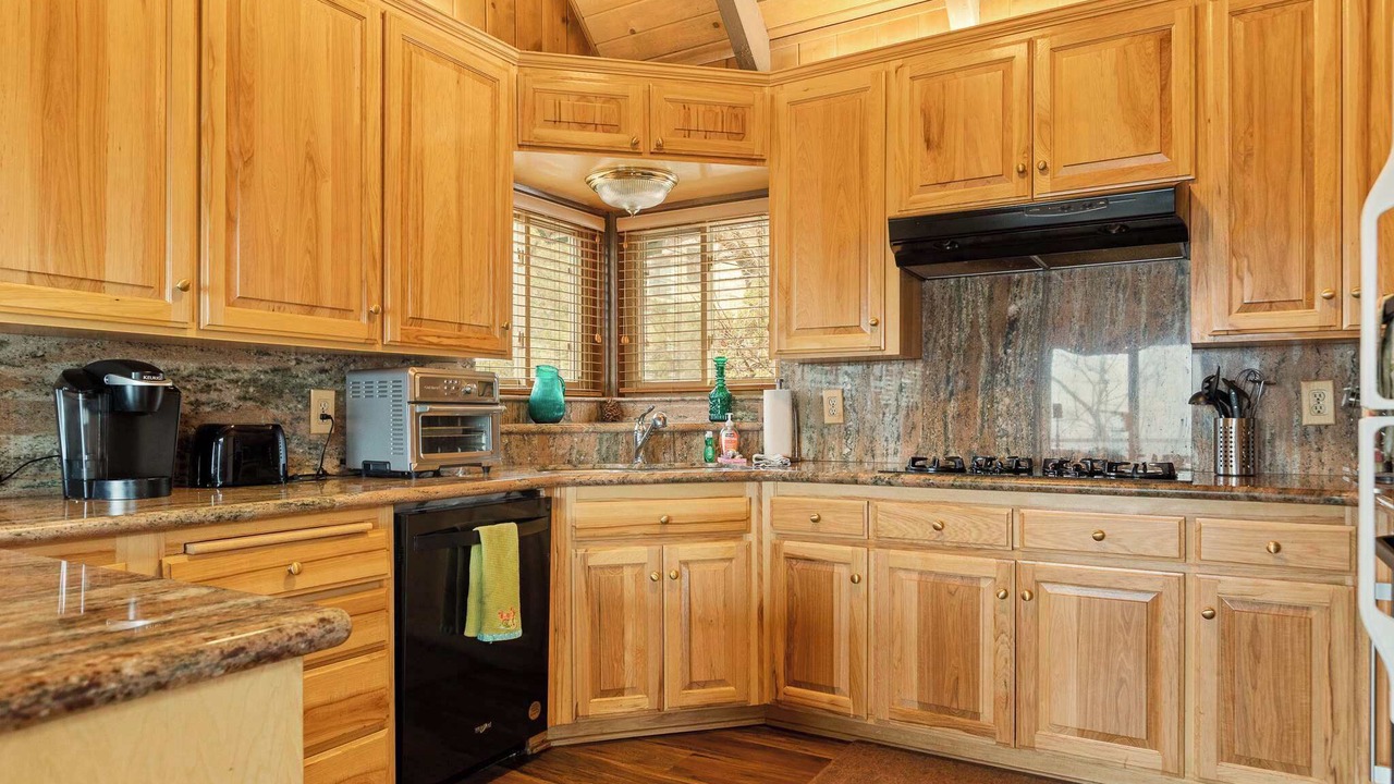 Photo of Kitchen in Lake Arrowhead
