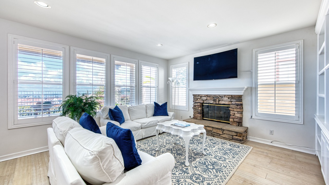Photo of Livingroom in Newport Coast