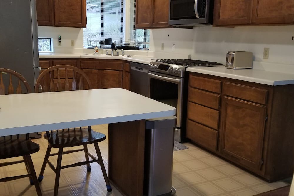Photo of Kitchen in Mariposa