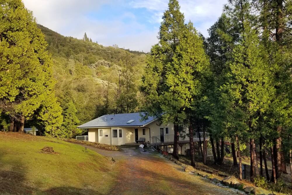 Photo of Outdoor in Mariposa