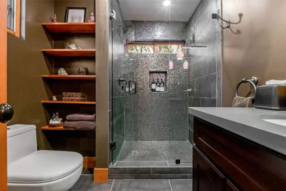 Photo of Bathroom in Mount Carmel