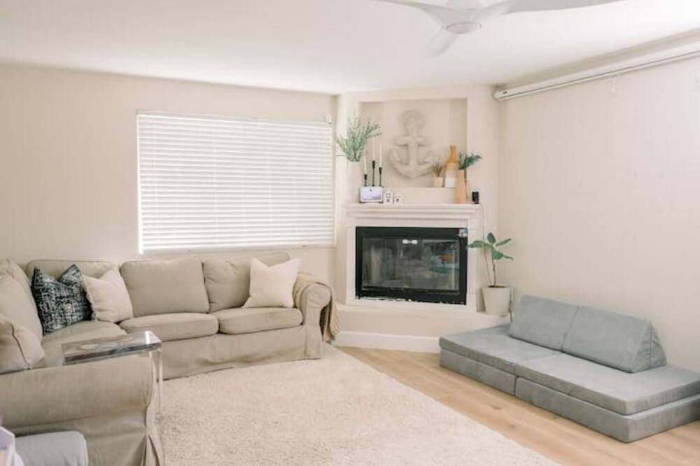 Photo of Livingroom in Olde Carlsbad