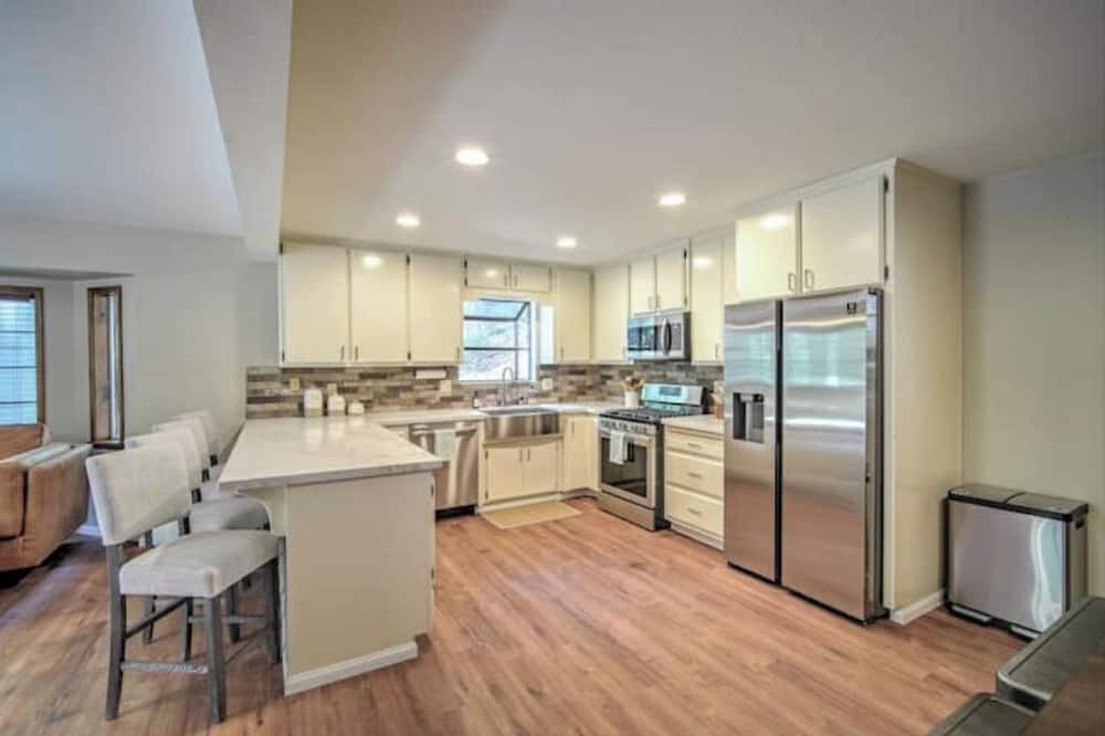 Photo of Kitchen in Crestline