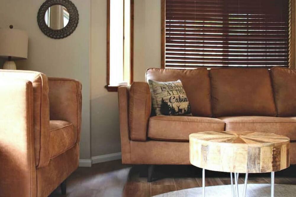 Photo of Livingroom in Crestline