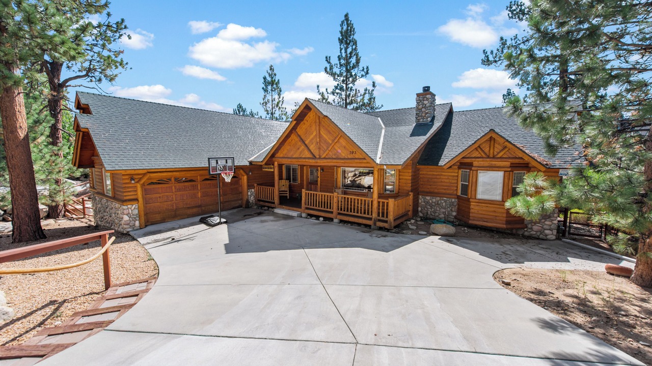 Photo of Outdoor in Castle Glen Estates