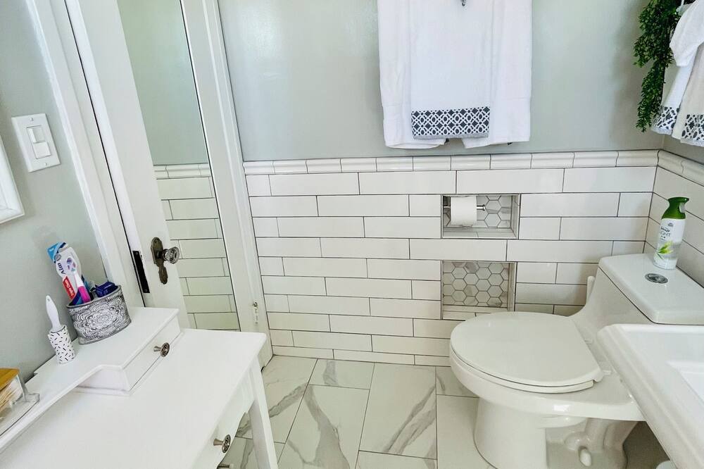 Photo of Bathroom in Belmont Heights