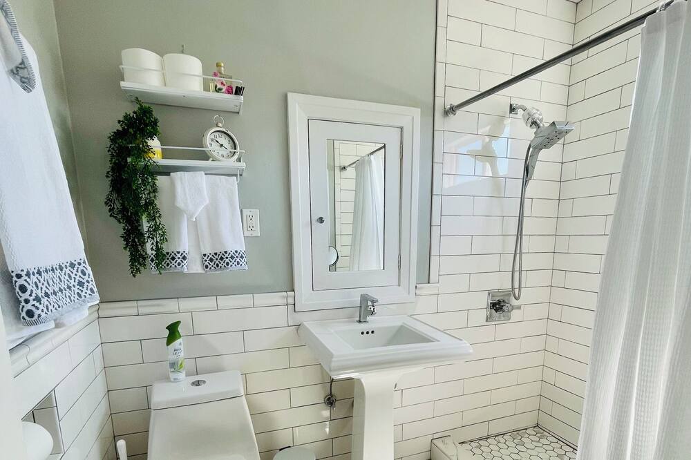 Photo of Bathroom in Belmont Heights