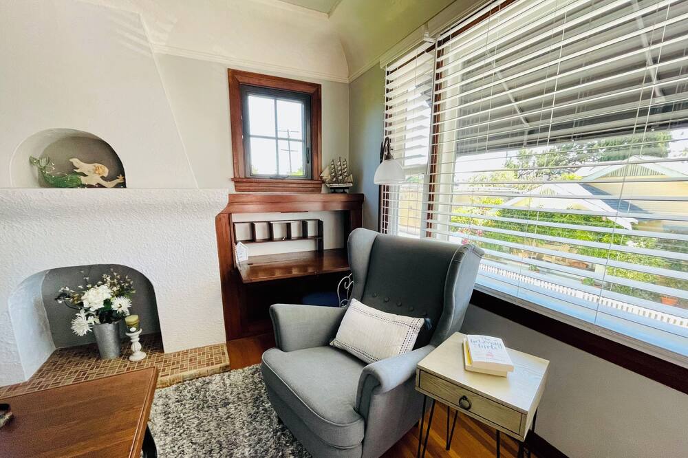 Photo of Livingroom in Belmont Heights