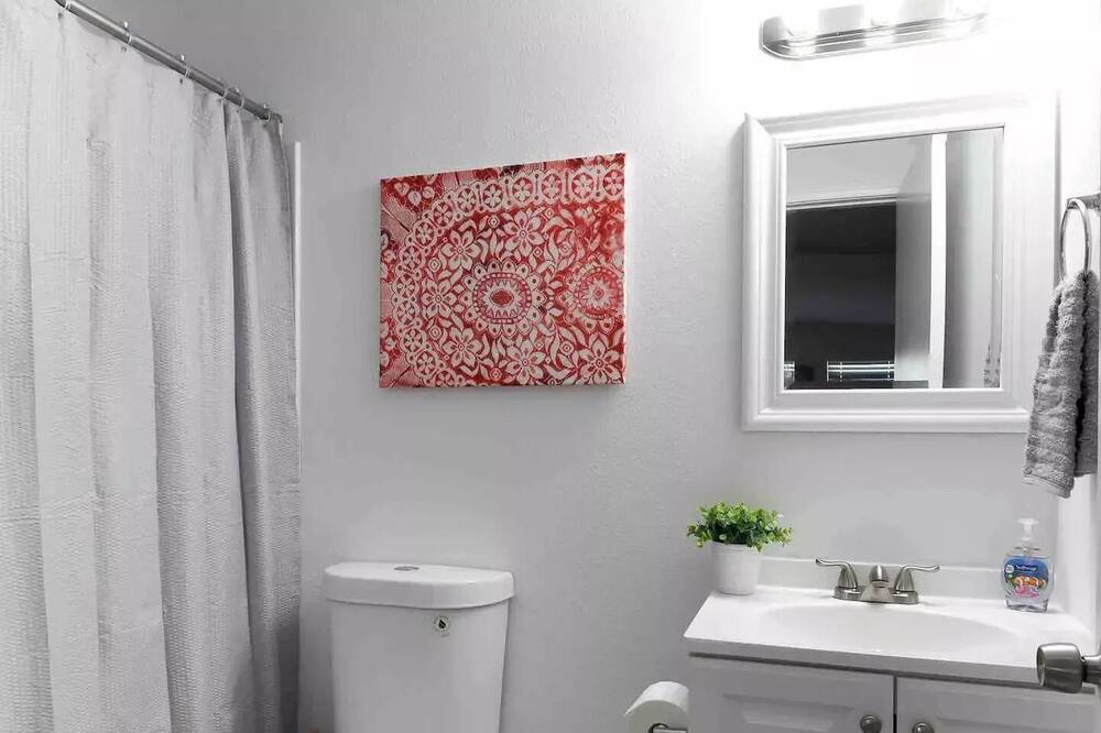 Photo of Bathroom in Rialto
