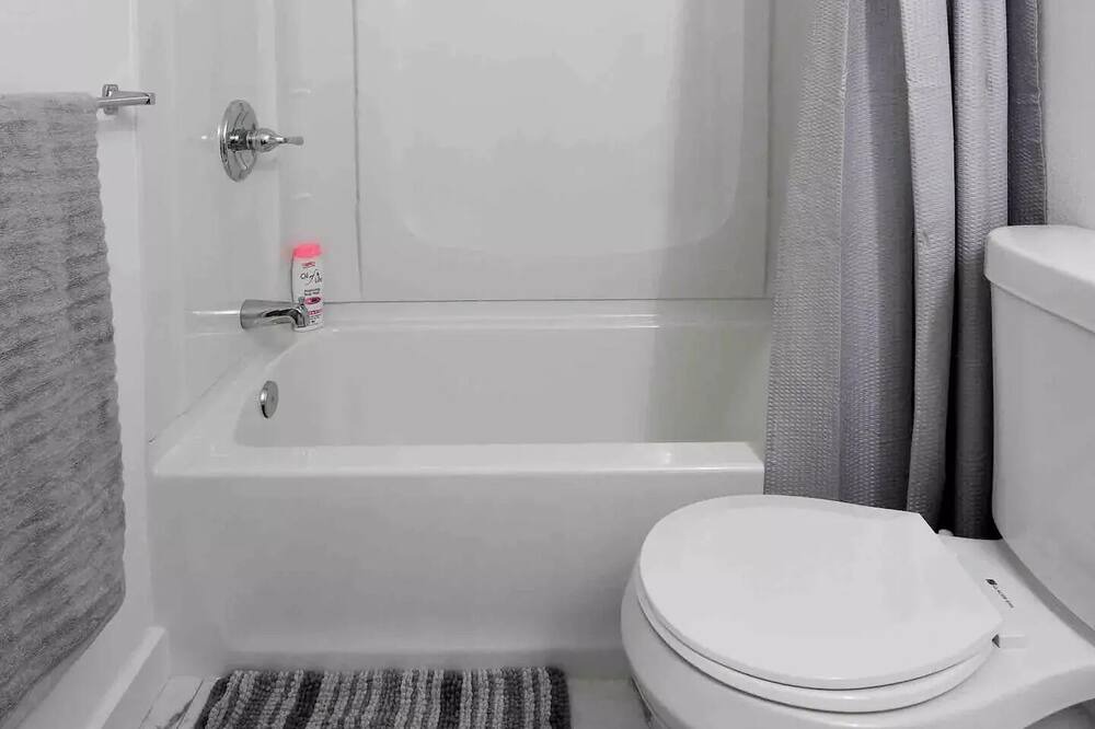 Photo of Bathroom in Rialto