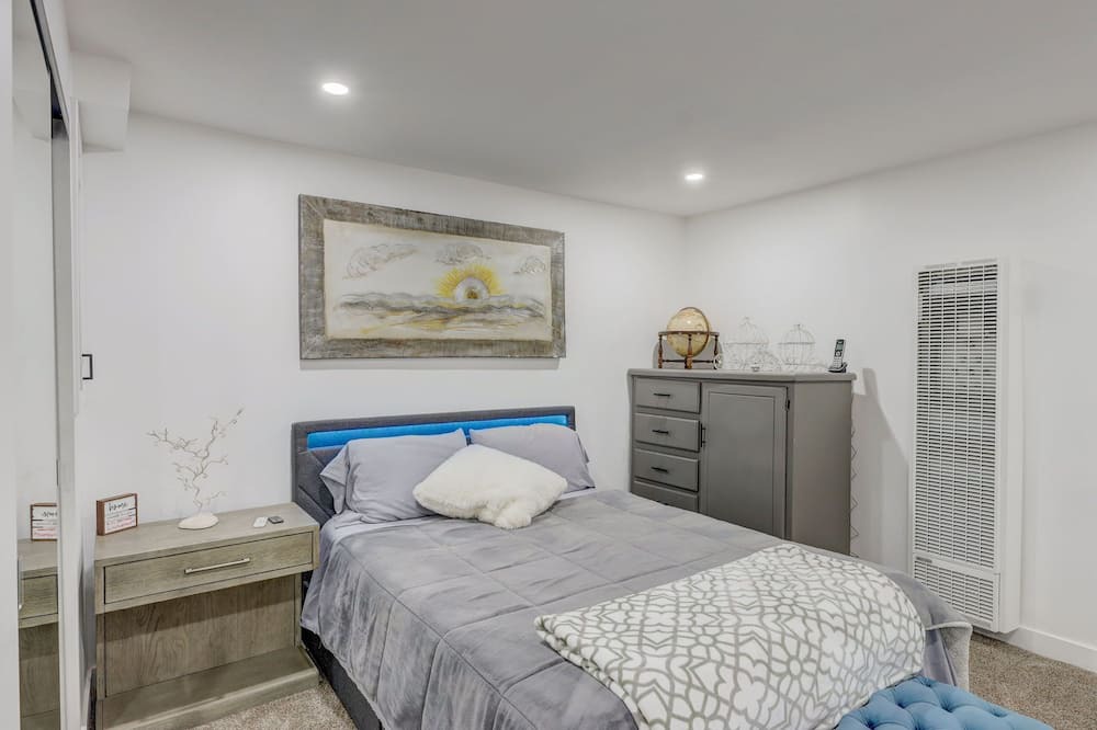 Photo of Bedroom in Twin Peaks