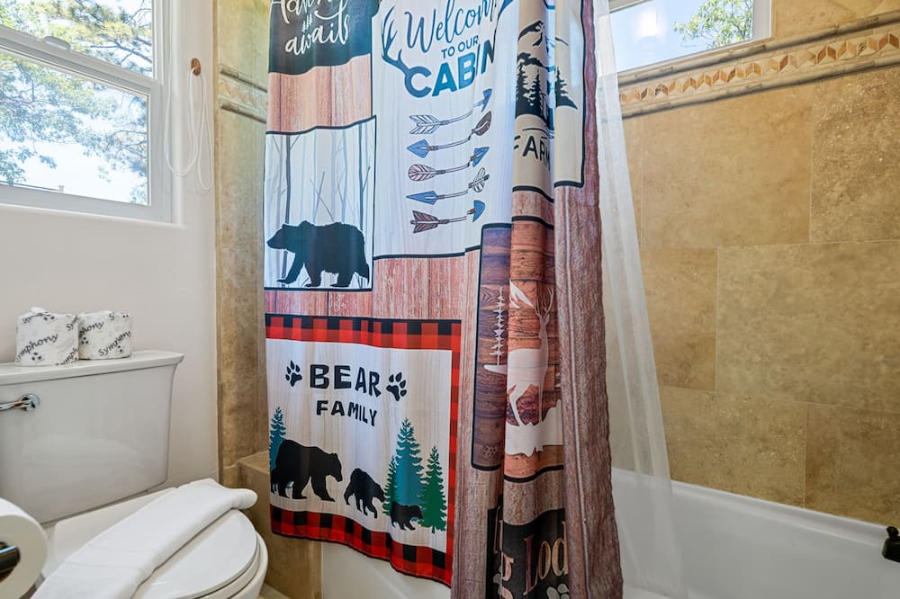 Photo of Bathroom in Castle Glen Estates
