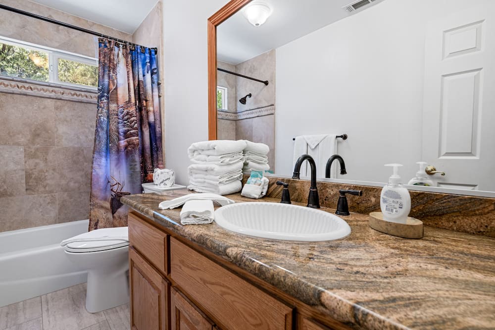 Photo of Bathroom in Castle Glen Estates