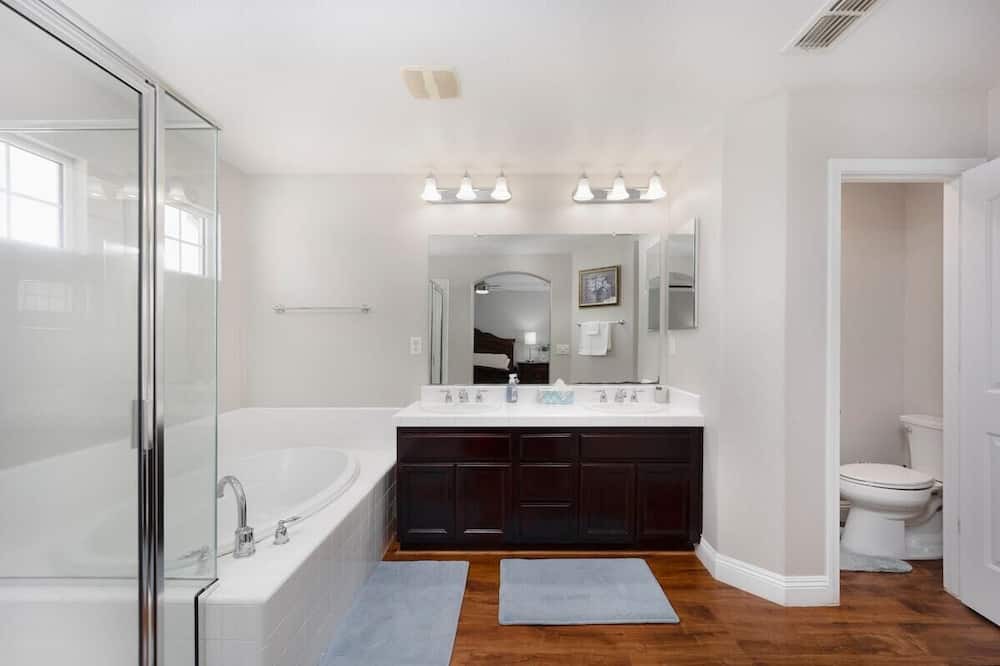 Photo of Bathroom in Antelope