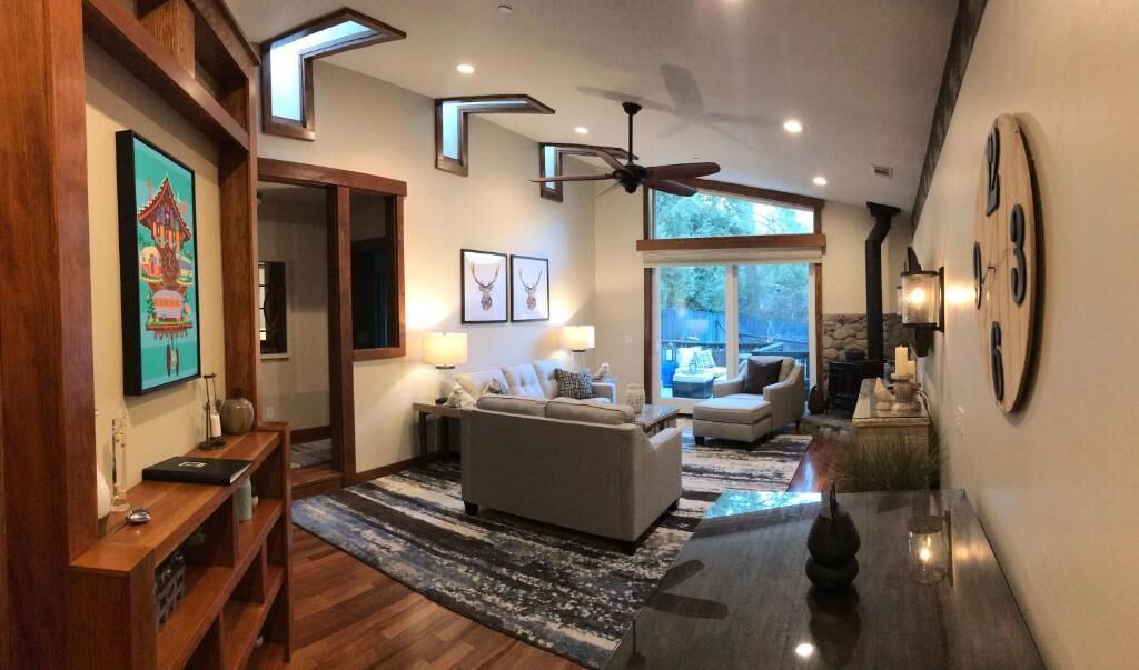 Photo of Livingroom in Idyllwild