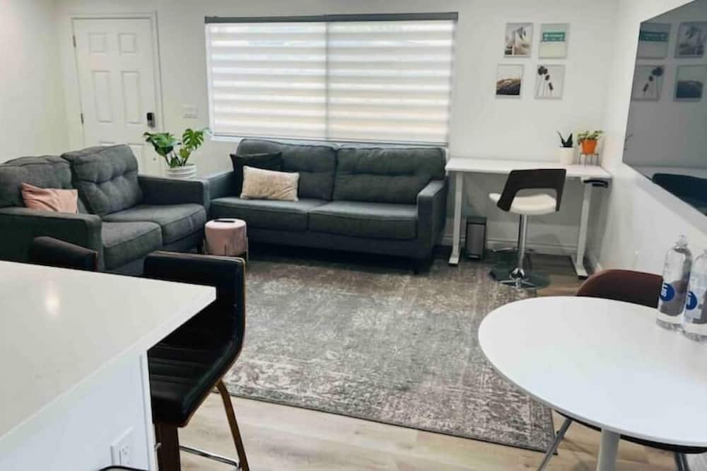 Photo of Livingroom in Norwalk