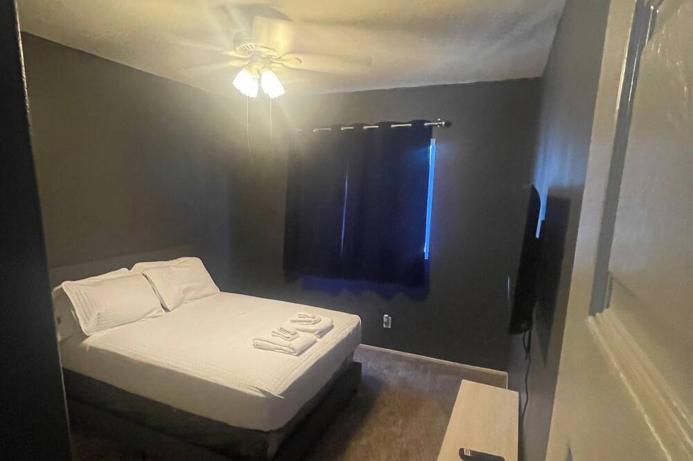 Photo of Bedroom in Glen Avon