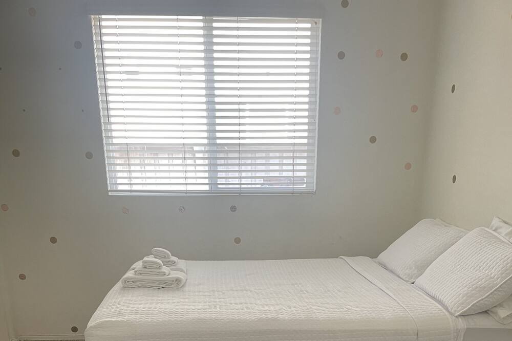 Photo of Bedroom in Glen Avon