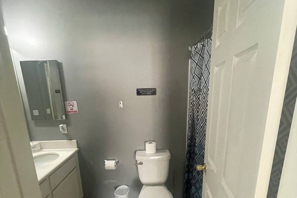 Photo of Bathroom in Glen Avon
