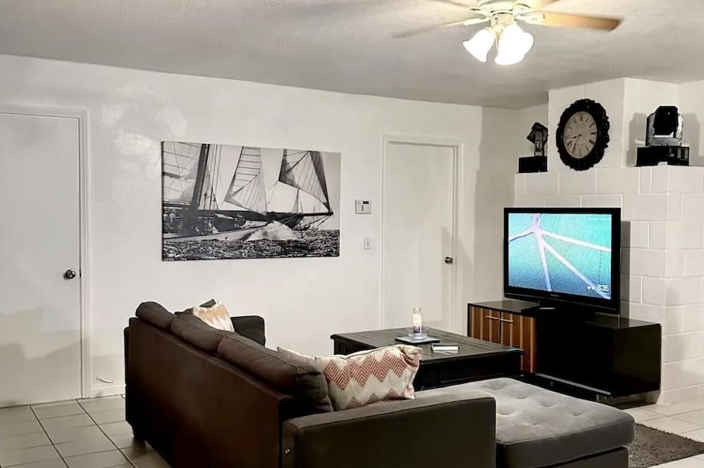 Photo of Livingroom in Apple Valley
