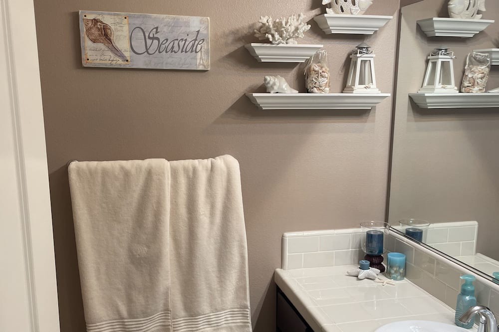 Photo of Bathroom in Calimesa