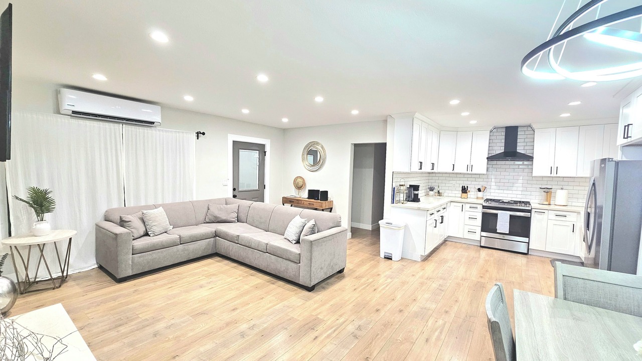 Photo of Livingroom in Paramount