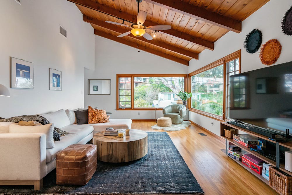 Photo of Livingroom in Roseville - Fleet Ridge