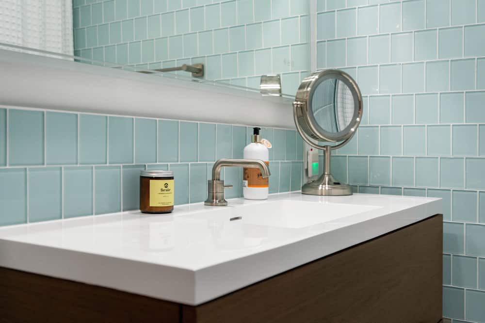 Photo of Bathroom in Roseville - Fleet Ridge