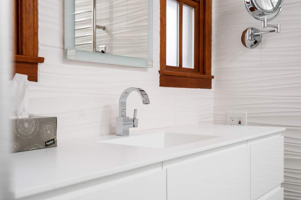 Photo of Bathroom in Roseville - Fleet Ridge