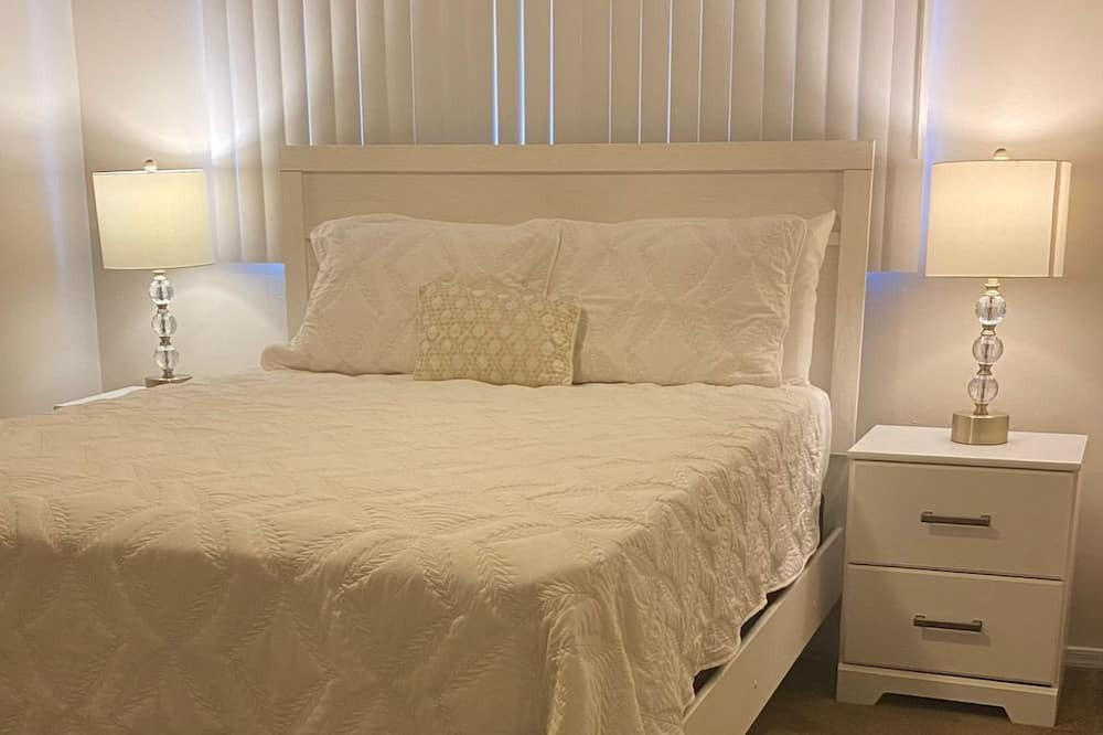 Photo of Bedroom in Downey