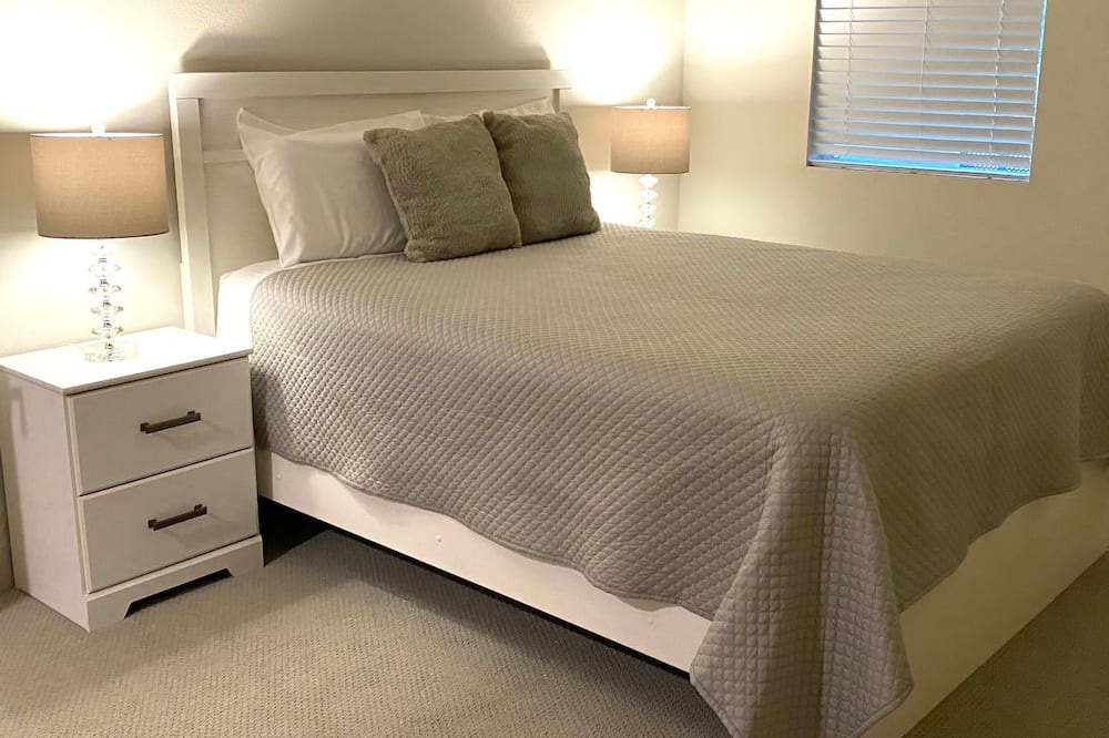 Photo of Bedroom in Downey