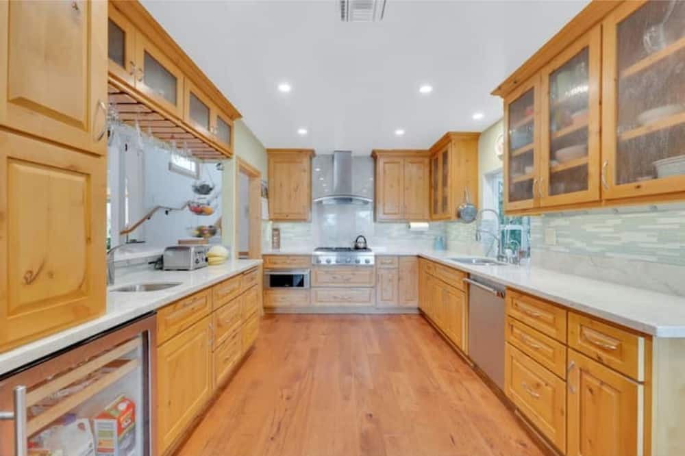 Photo of Kitchen in Chatsworth