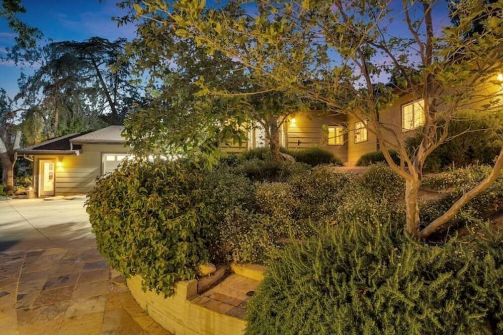 Photo of Outdoor in Chatsworth