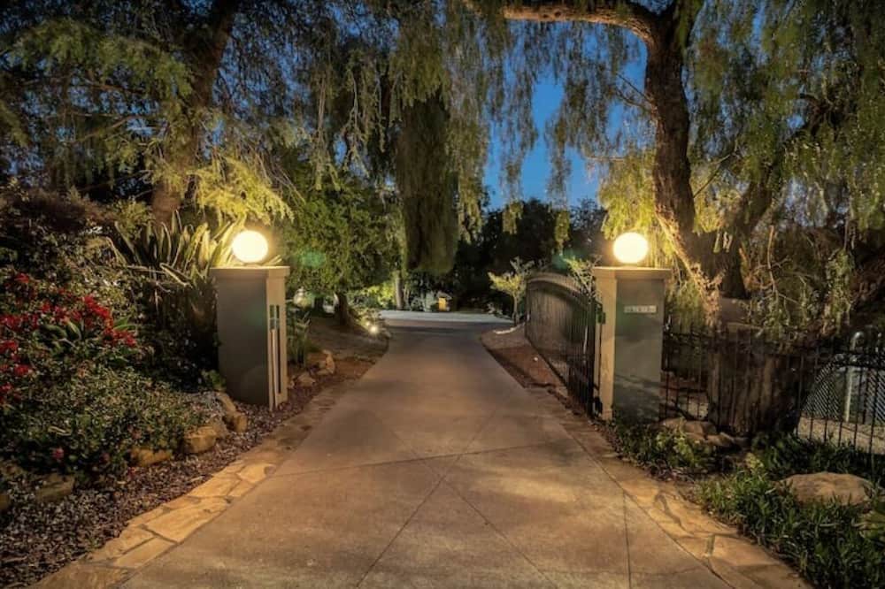 Photo of Outdoor in Chatsworth