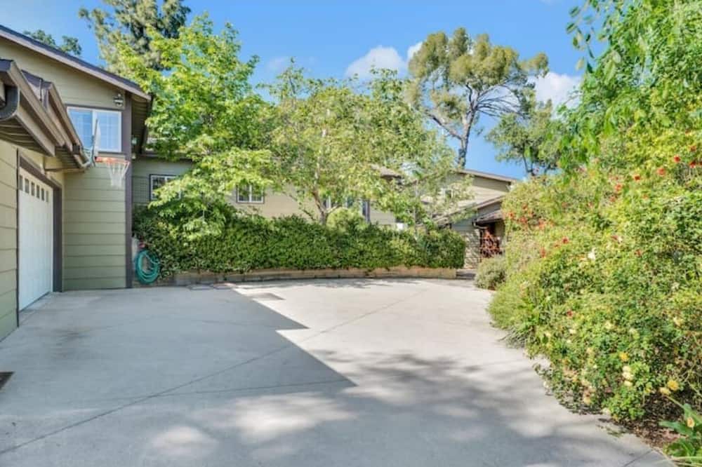 Photo of Outdoor in Chatsworth