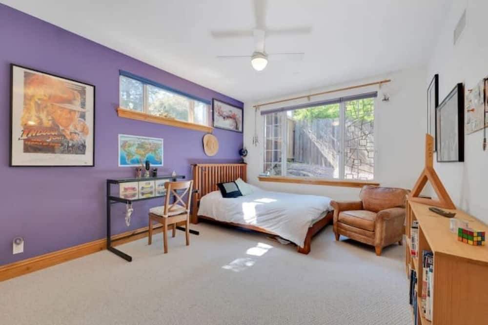 Photo of Bedroom in Chatsworth