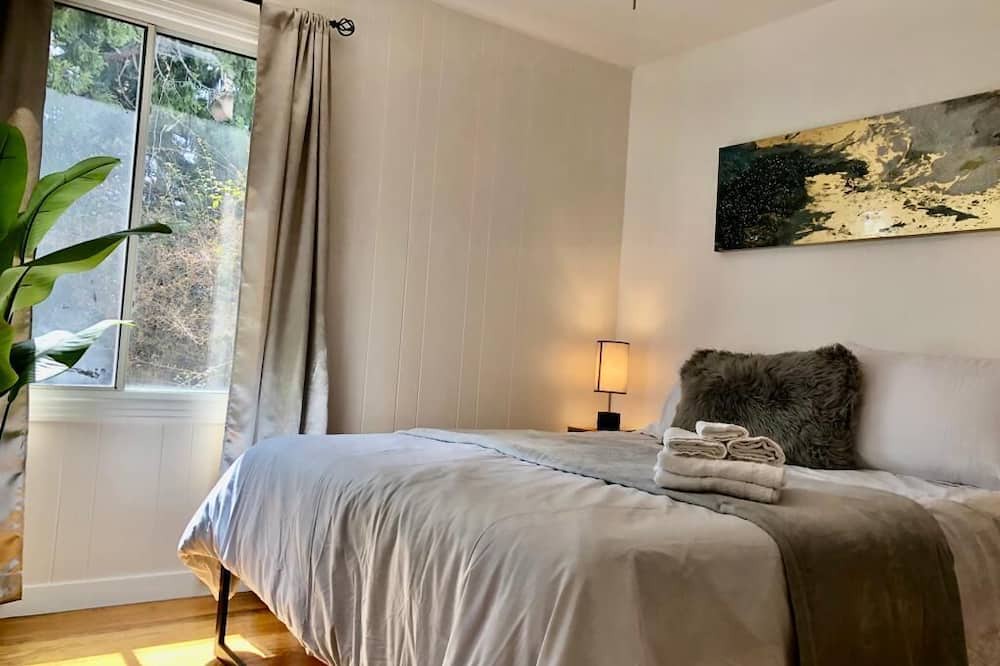 Photo of Bedroom in Ashland