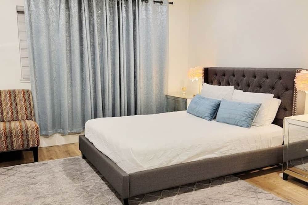 Photo of Bedroom in Buena Park
