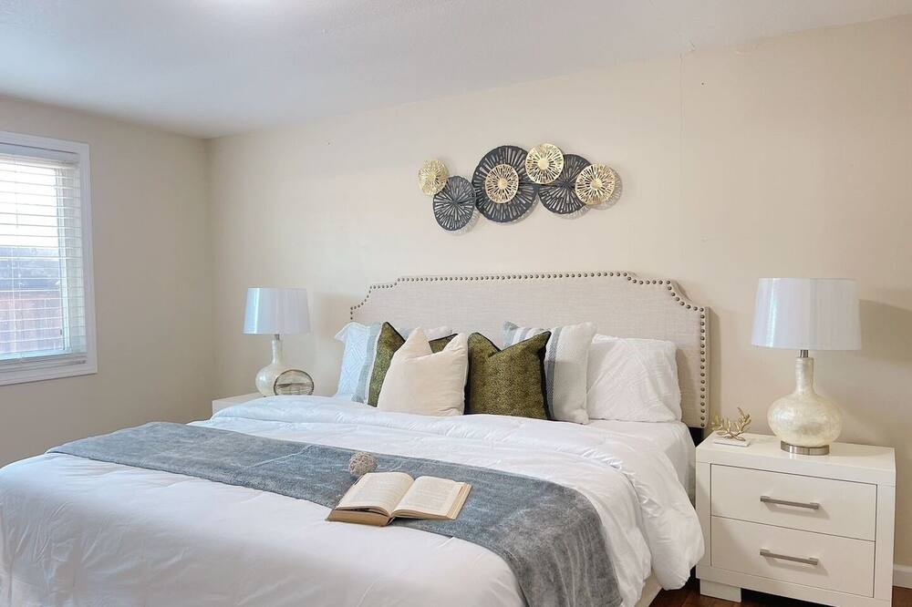 Photo of Bedroom in Mira Loma