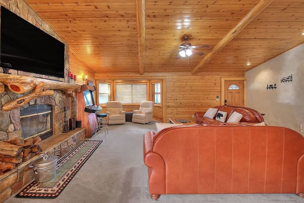 Photo of Bedroom in Eagle Mountain Estates
