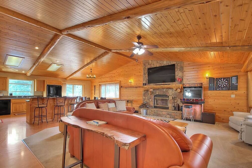 Photo of Bedroom in Eagle Mountain Estates