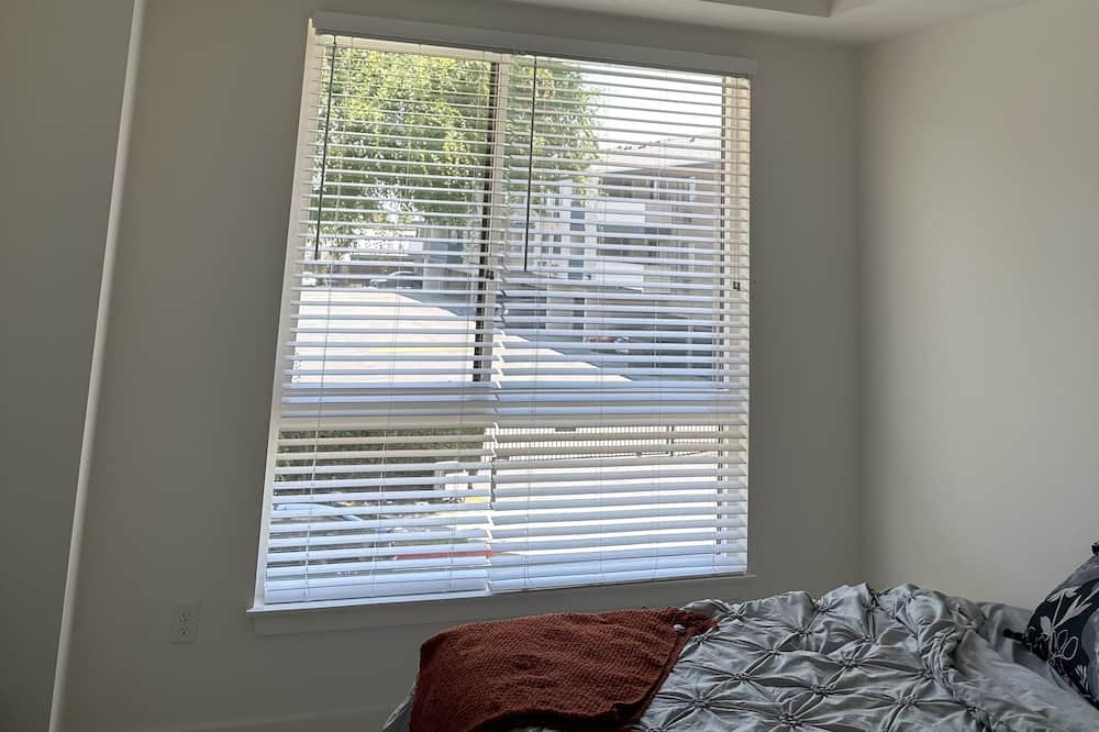 Photo of Bedroom in Warner Center