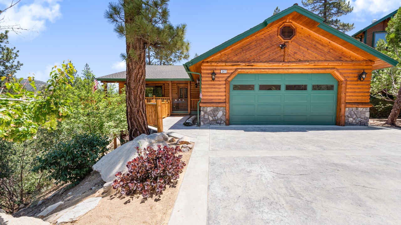 Photo of Outdoor in Castle Glen Estates
