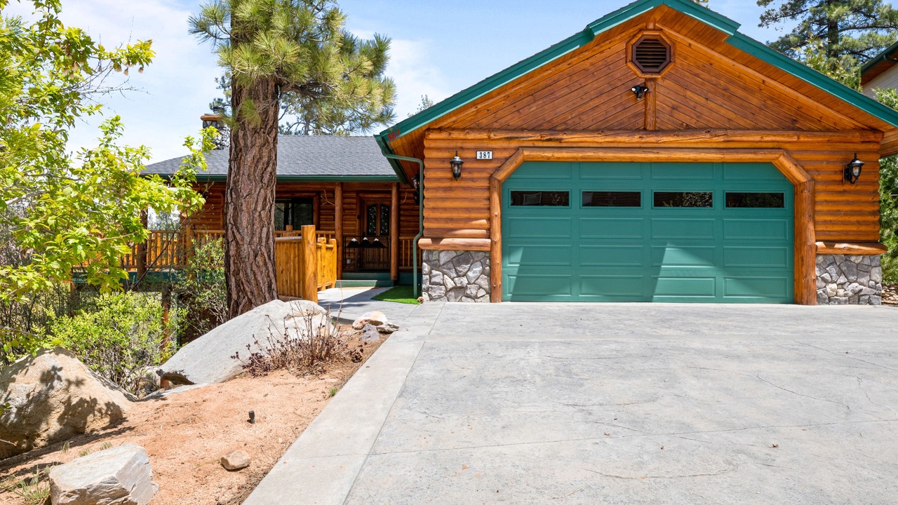 Photo of Outdoor in Castle Glen Estates