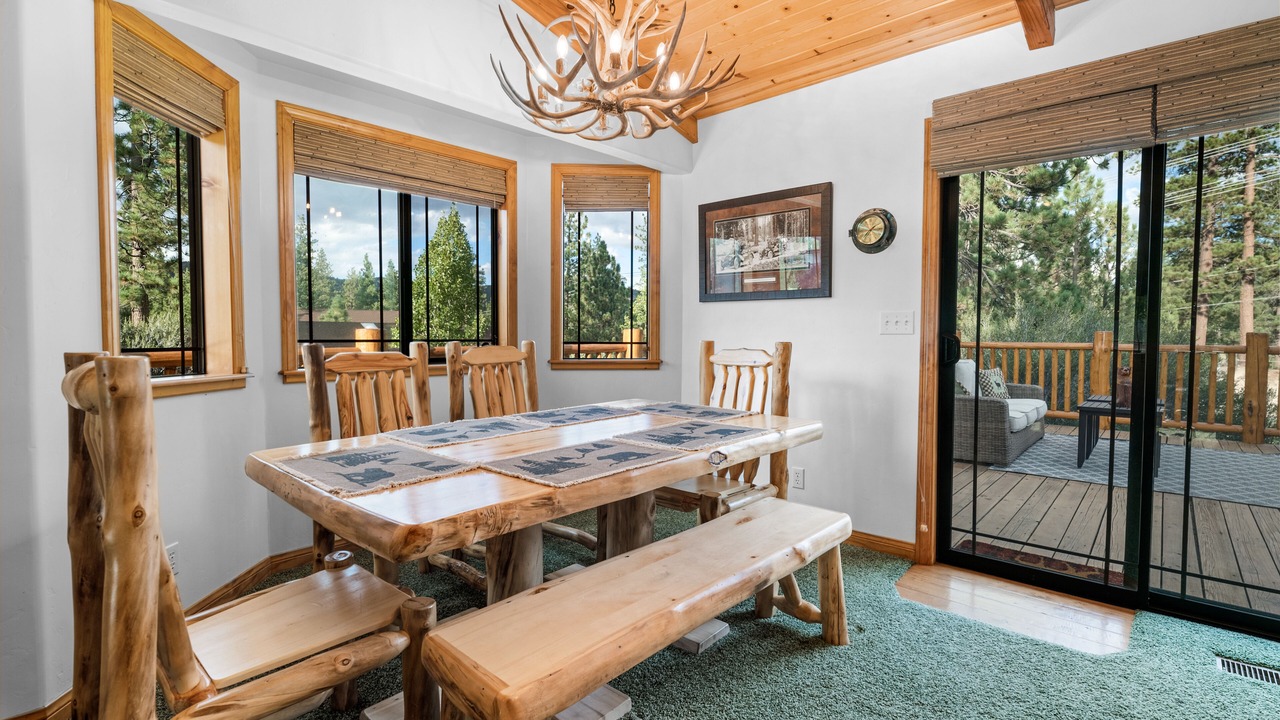 Photo of Livingroom in Castle Glen Estates