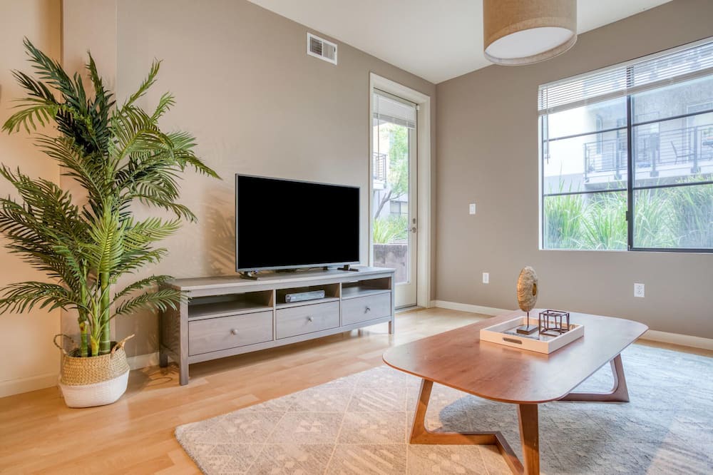 Photo of Livingroom in Northside