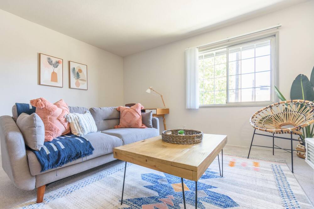 Photo of Livingroom in East Side Costa Mesa
