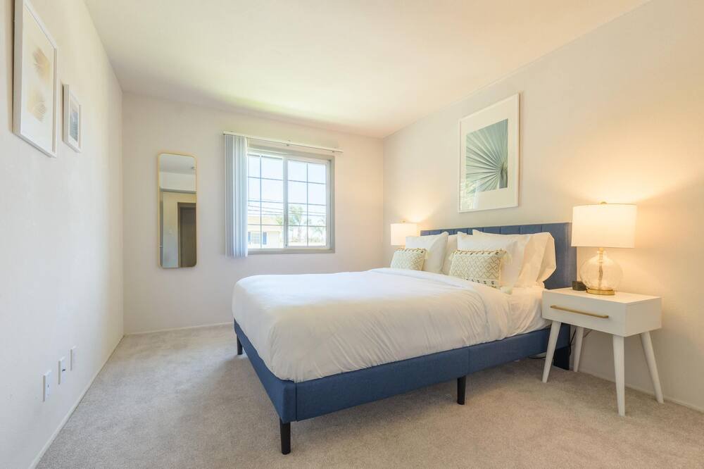 Photo of Bedroom in East Side Costa Mesa