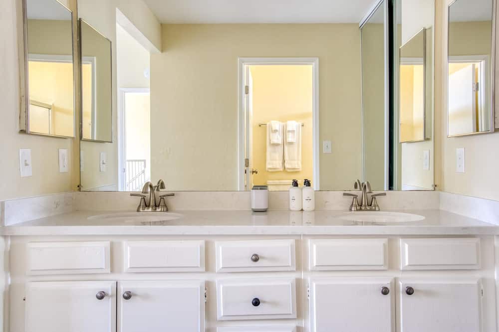 Photo of Bathroom in Almaden
